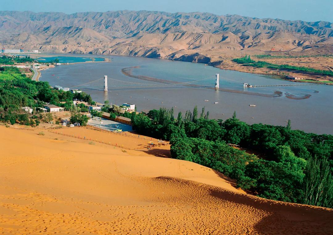 宁夏，泼墨山水间的信仰与生活交融画卷