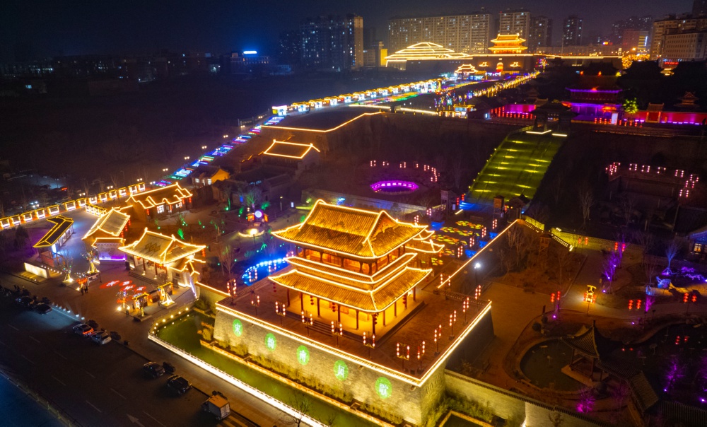 运城暖阳下的友情与家庭温馨